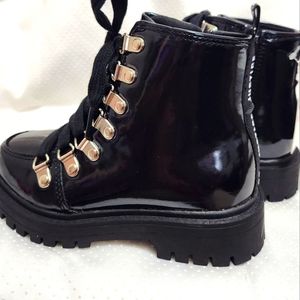 Justice Girls Ankle Boots. Color: Black. Size: 13 Girls.